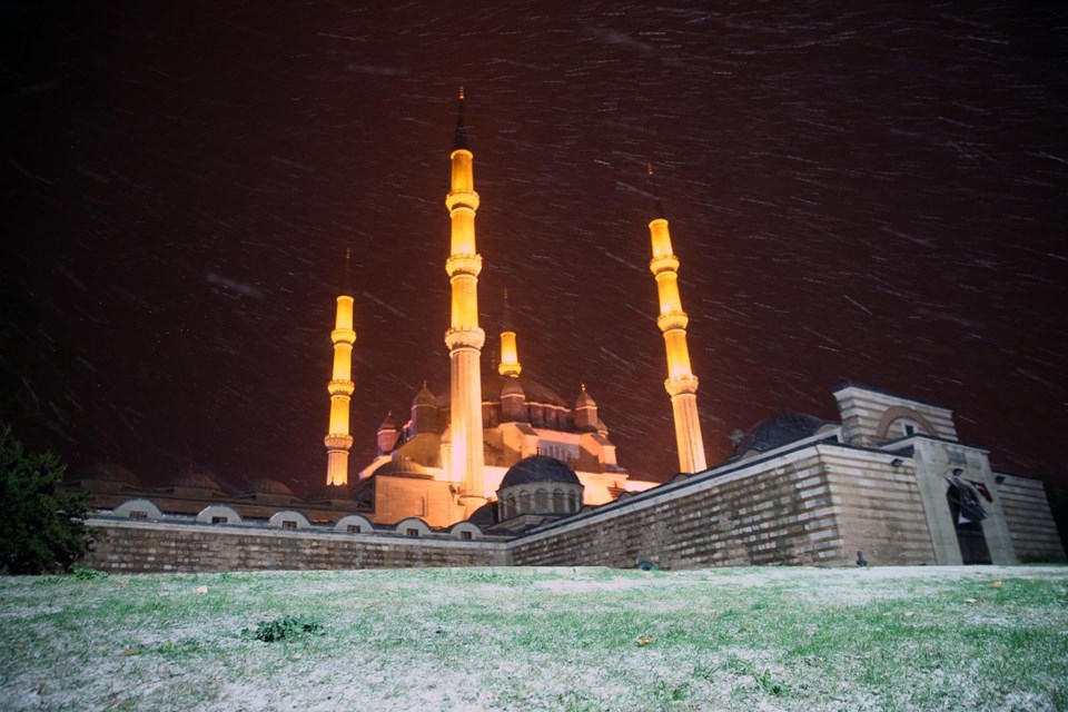 EKİPLER BUZLANMAYA KARŞI TEYAKKUZDA