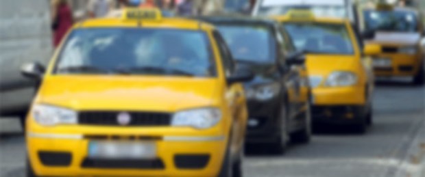 Turistleri dolandıran taksici yakalandı