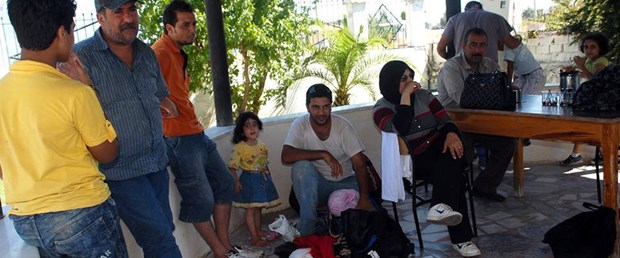 Turistlerin mavi yolculuğu kayalıklarda bitti