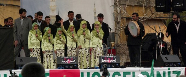 Türkçe ve Kürtçe mevlitte Hizbullah posteri