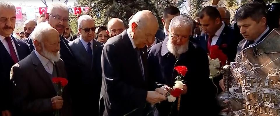 Alparslan TÃ¼rkeÅ, vefatÄ±nÄ±n 22. yÄ±lÄ±nda anÄ±ldÄ± ile ilgili gÃ¶rsel sonucu