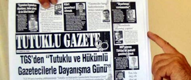 Tutuklu gazeteciler gazete çıkartıyor