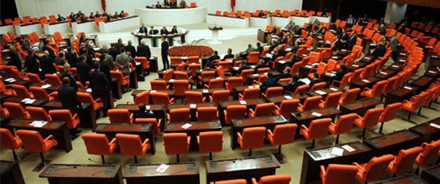 Tutuklu vekillere maaş meclis gündemde