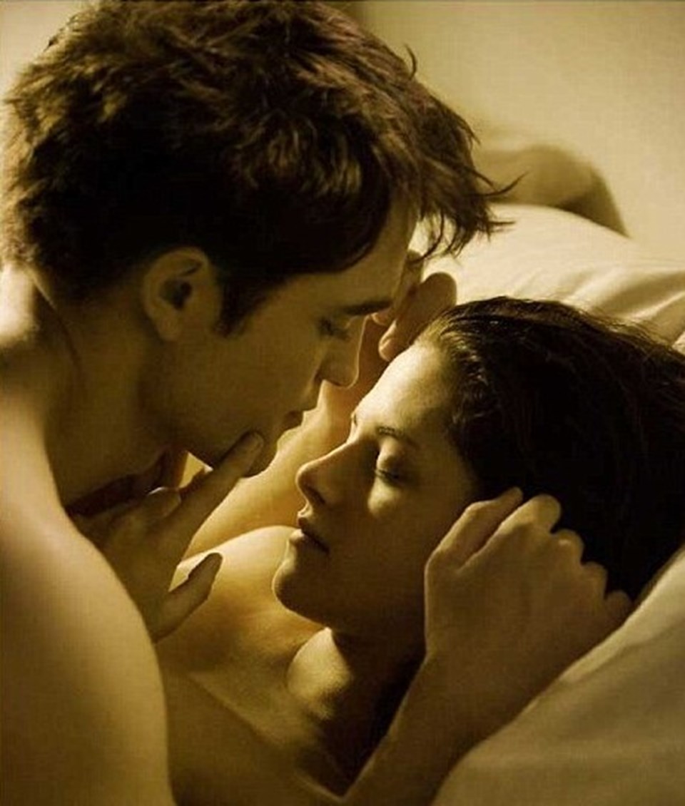 Robert Pattinson ve Kristen Stewart'ın canlandırdığı Edward ve Bella karakterleri