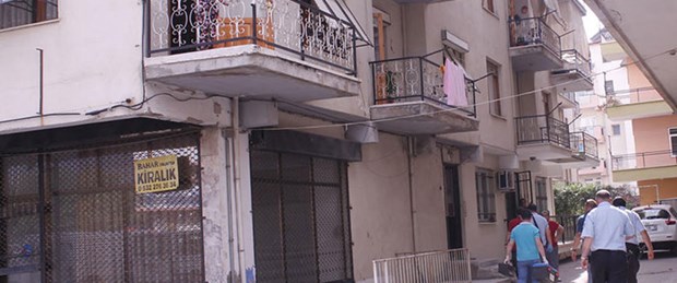 Üçüncü kattan düşen kadın öldü