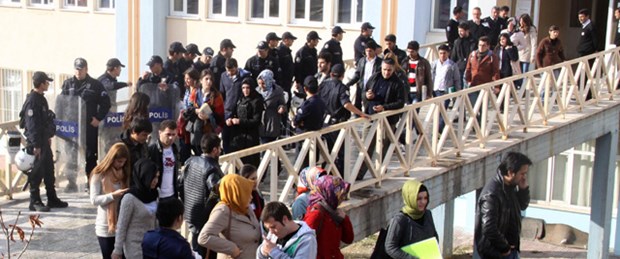 Üniversitede gerginlik: 5 yaralı