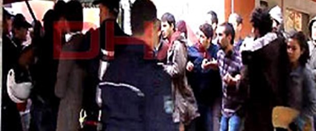 Üniversitede türban gerginliği