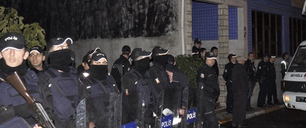 Uyuşturucu tacirlerine şafak baskını