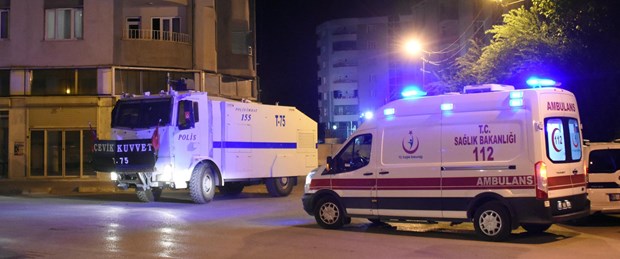 vanda-ilce-emniyet-mudurlugune-havanli-saldiri-2-polis-ile-2-vatandas-yarali_1612_dhaphoto1.jpg