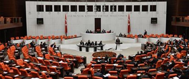 Vekil hakları komisyondan geçti