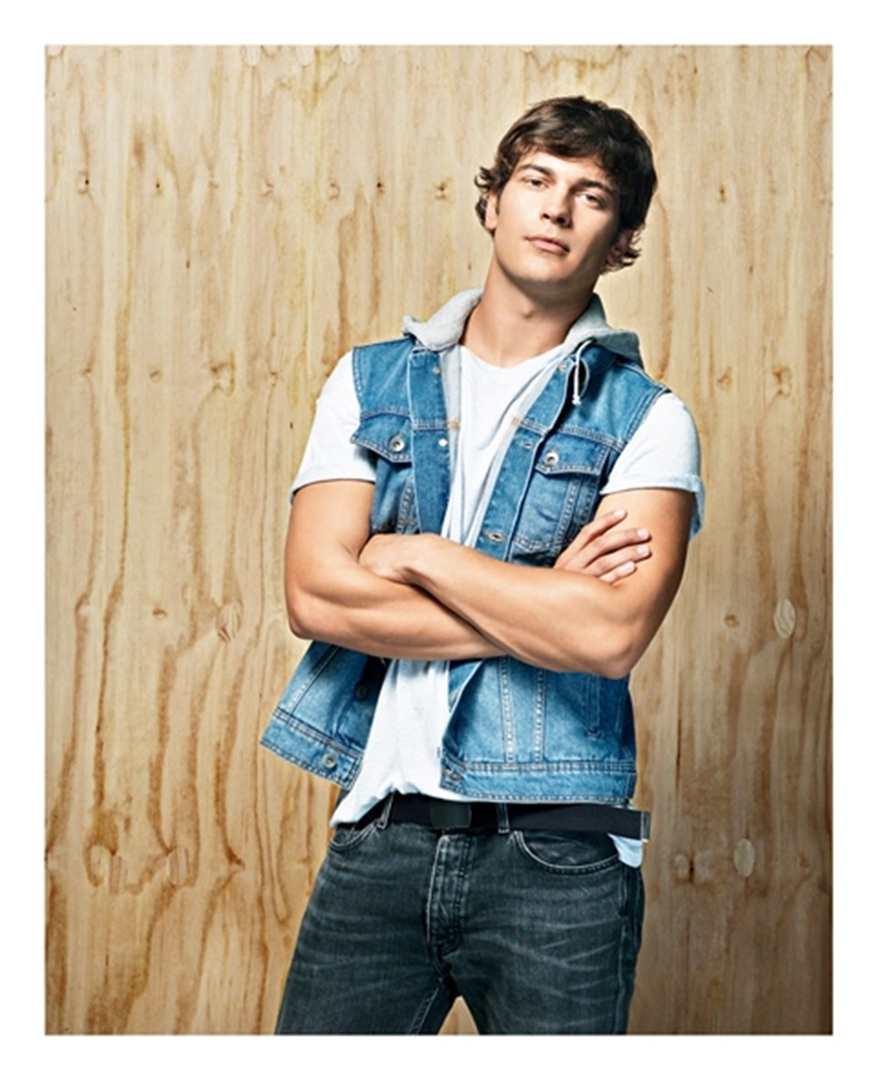 Medcezir dizisinde Serenay Sarıkaya ‘Mira’, ÇağatayUlusoyise ‘Yaman’ karakterlerini canlandıracak.