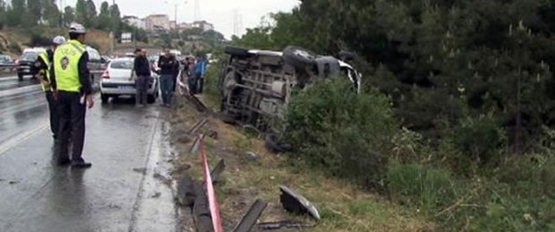 Yağış ve kaza İstanbul trafiğini kilitledi