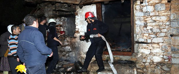 Yaşlı kadın yangın kurbanı