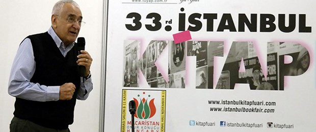 Yazarlar okurlarıyla fuarda buluştu