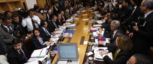 Yeni HSYK da komisyondan geçti