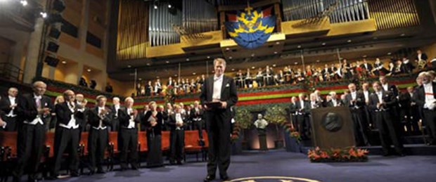 Yine karbon, yine Nobel!