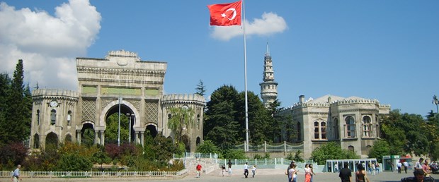 YÖK büyük üniversiteleri bölecek