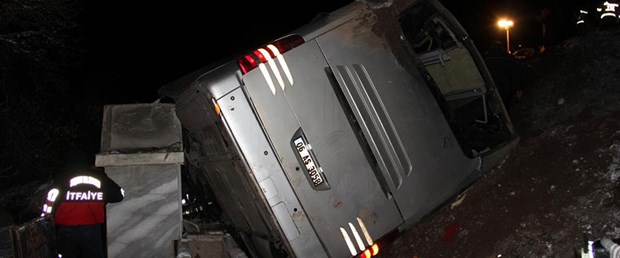 yolcu-otobüsü-devrildi---141222