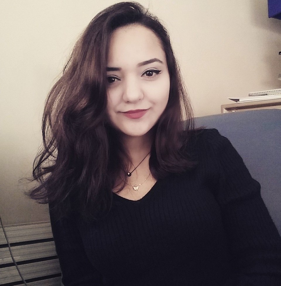 Tanyeri’nin profiline yazdığı “Yarın güzel şeyler olsun” mesajının altına arkadaşları duygusal paylaşımlar yaptı.
