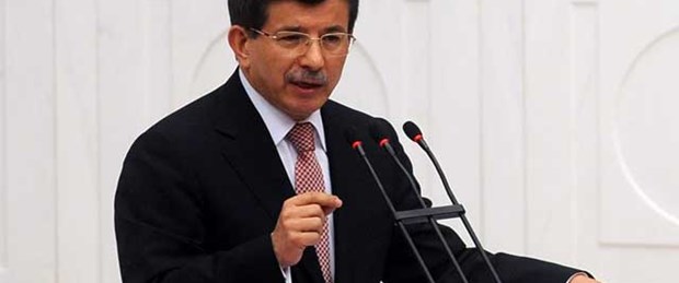 'Zihnindeki Davutoğlu ile kavga ediyor'