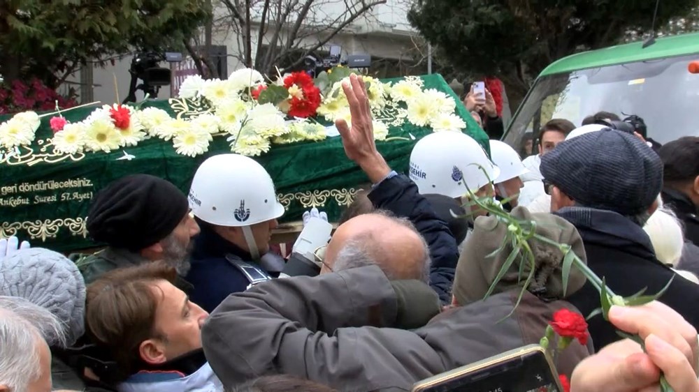 Edip Akbayram gözyaşlarıyla son yolculuğa uğurlandı - 3