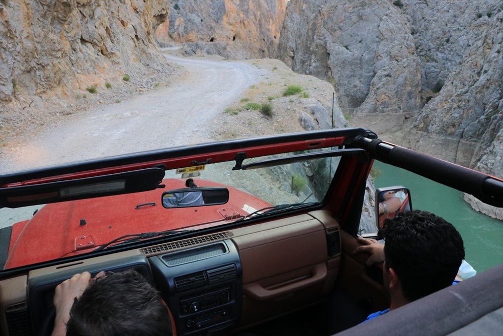 Erzincan'da yürekleri ağza getiren 'Taş Yolu': 132 yılda yapıldı - 8