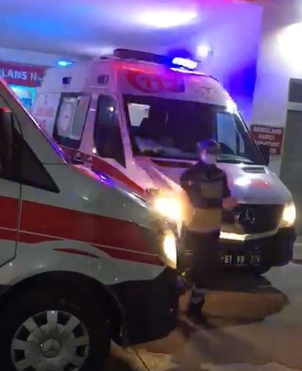 Trabzon'da hastane önünde ambulans kuyruğu - 2