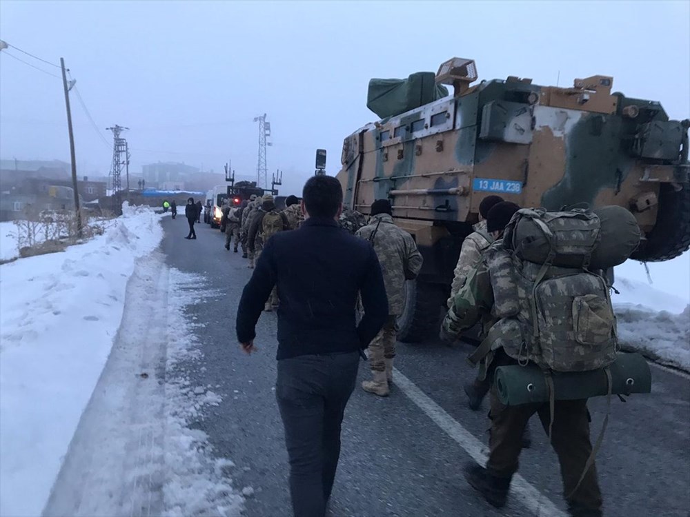 Bitlis Tatvan'da Cougar tipi helikopter düştü: 9 şehit - 7
