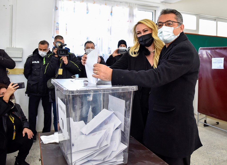 KKTC'de Cumhurbaşkanı Tatar ve siyasi parti liderleri erken seçim için oy kullandı - 2