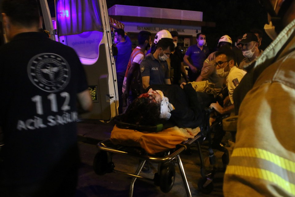 İstanbul'da metro raylarına düşen kadın yaralandı - 1