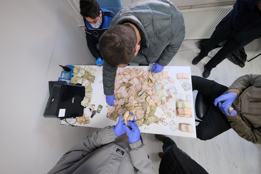 Dilencinin Serveti Zabıtayı Şaşırttı: 164 Bin Lira! 75