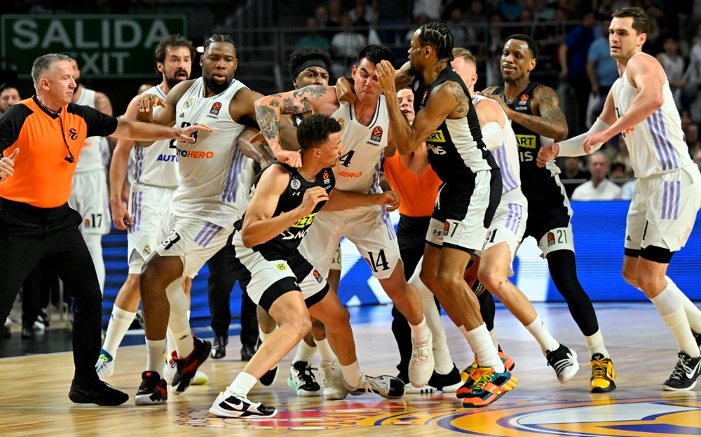 Madrid'de olaylı gece: Real Madrid-Partizan maçında yumruk yumruğa kavga - 22
