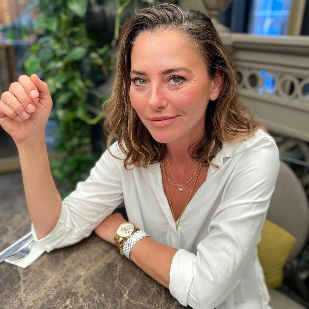 Ece Uslu'dan talihsiz kaza sonrası ilk kare: Çivi gibi yere çakıldım - 2