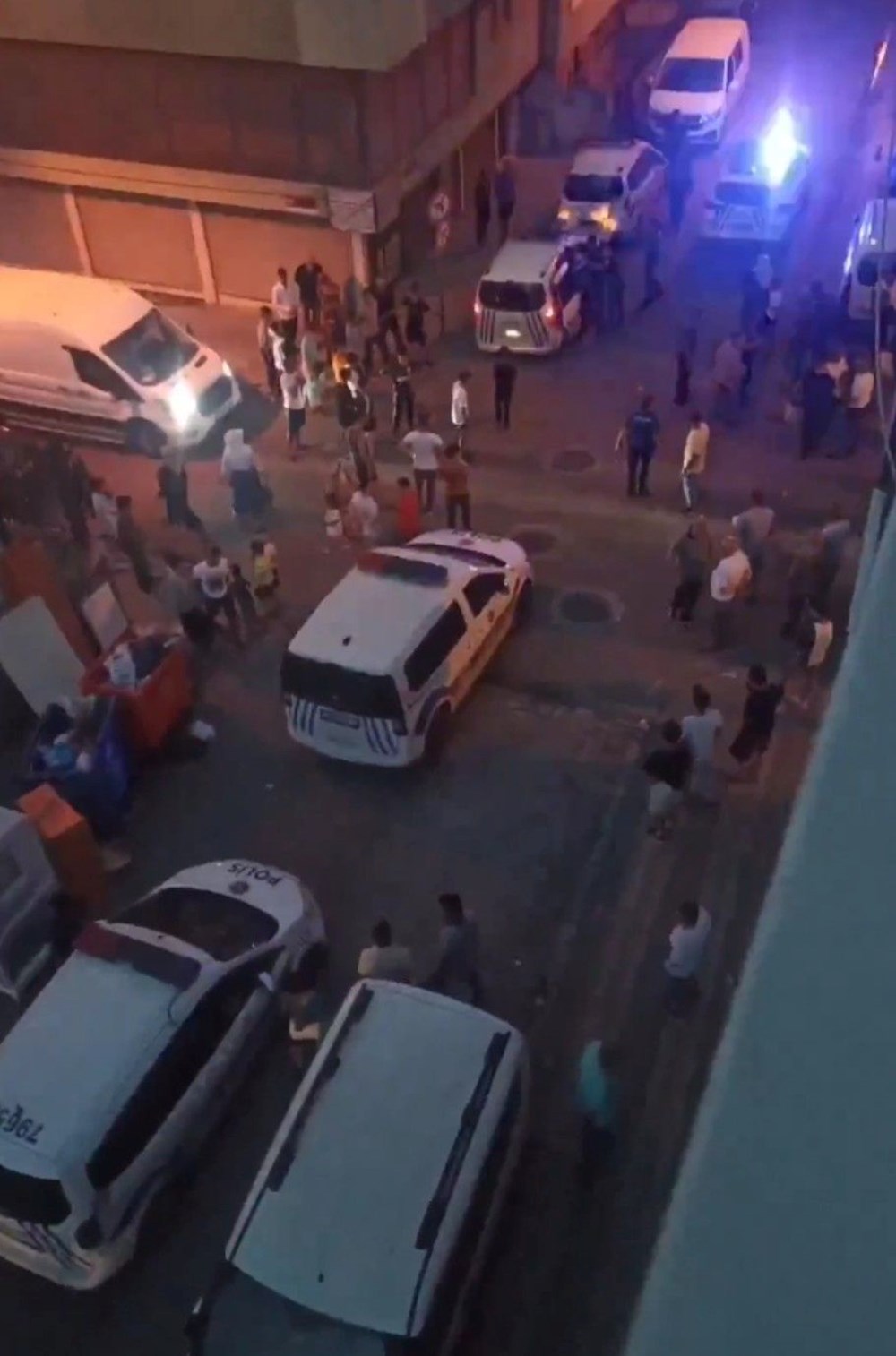 Ev sahibi ile kiracının kavgasına akrabalar da dahil oldu (Çok sayıda gözaltı) - 2