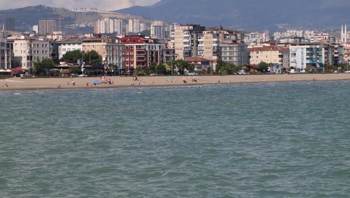 Samsun'da 7 bölgede denize girmek yasaklandı Samsun'da 7 bölgede denize girmek yasaklandı