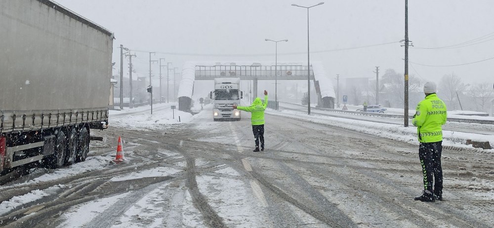 Kar nedeniyle kapanan TEM Ankara yönü açıldı - 3