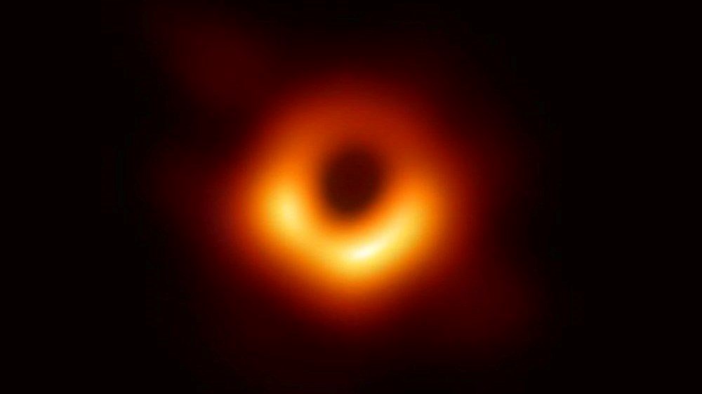 9 milyar yılın en hızlı büyüyen kara deliği keşfedildi - 7