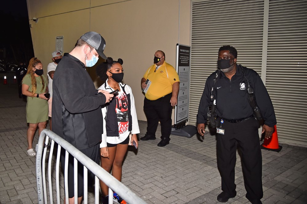 Sporda yeni dönem: Köpekler Covid-19’u kokladı, 2 bin kişimaç izledi - 17