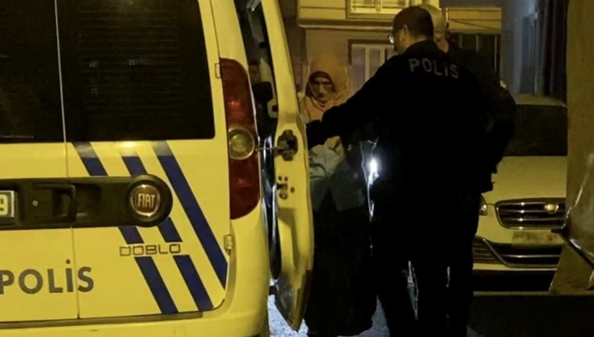 Kendisine küfreden kocasını bıçakladı: İhbarda bulunup teslim oldu Kendisine küfreden kocasını bıçakladı: İhbarda bulunup teslim oldu