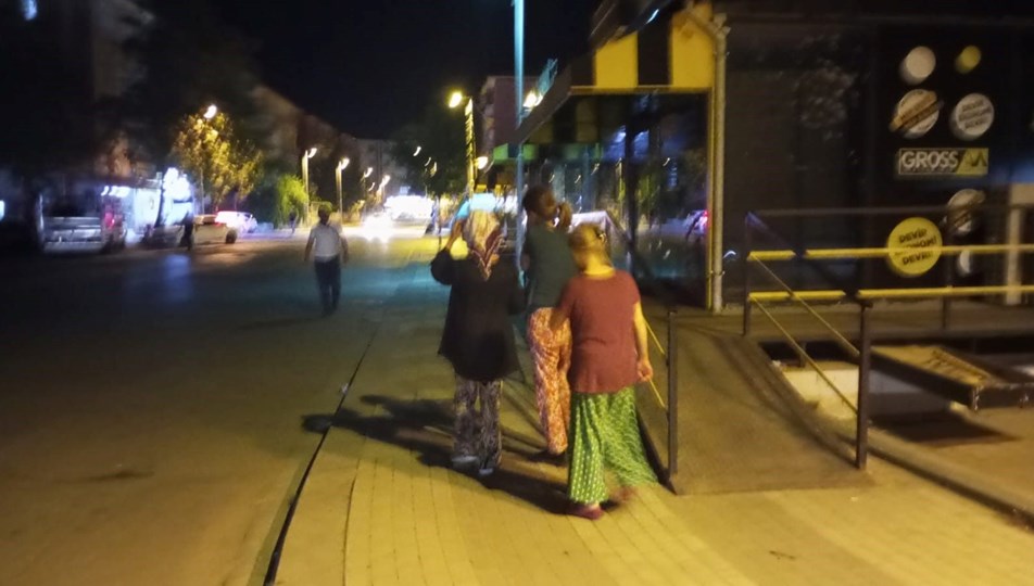 Malatya’da deprem… Vatandaşlar sokağa çıktı!