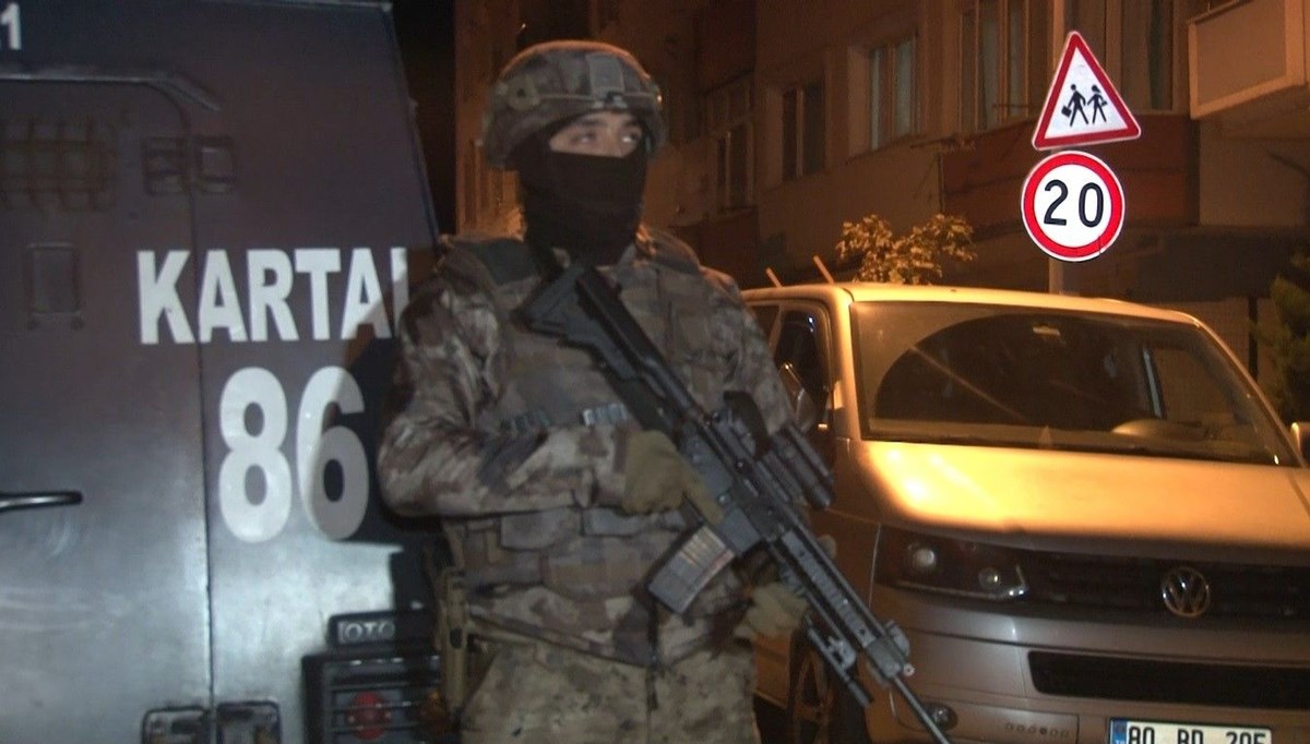 Küçükçekmece'de uyuşturucu operasyonu: 32 gözaltı
