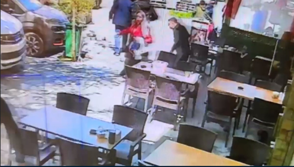 İstanbul'da deprem anı kamerada İstanbul'da deprem anı kamerada