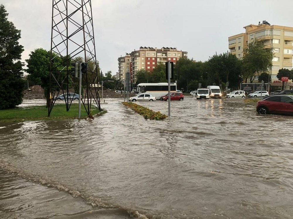İzmir, Bursa ve Çanakkale'de sağanak etkili oldu - 3