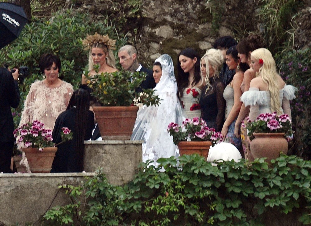 Kourtney Kardashian ve Travis Barker'ın İtalyan düğününden yansıyanlar - 4