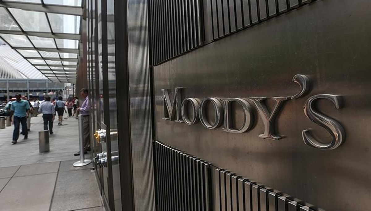 Moody's: Küresel ekonomik toparlanma artan Covid-19 vakalarının tehdidi altında