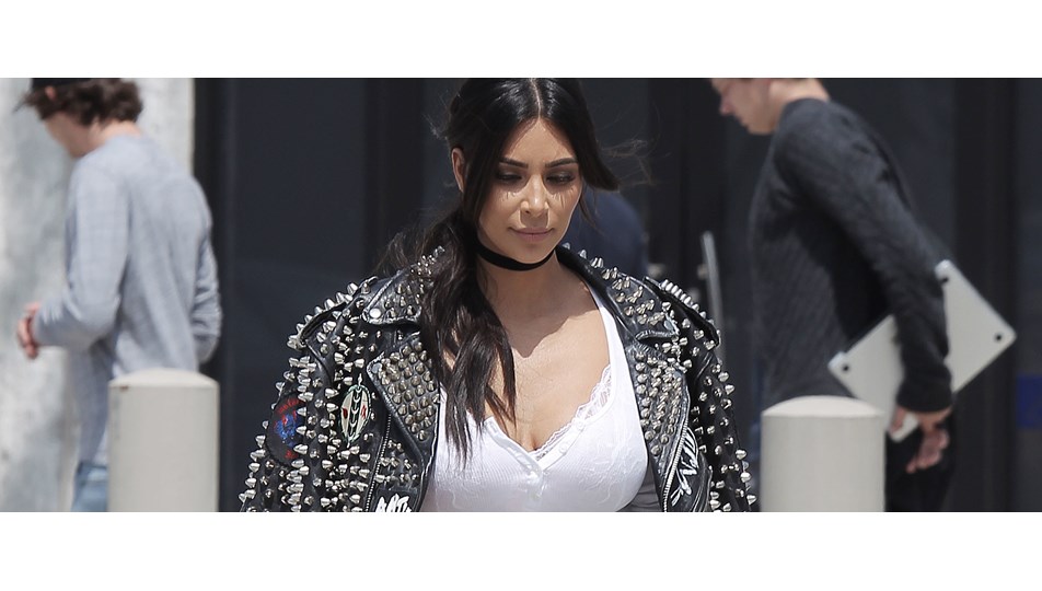 Kim Kardashian'dan "zayıflıyorum" kıyafeti