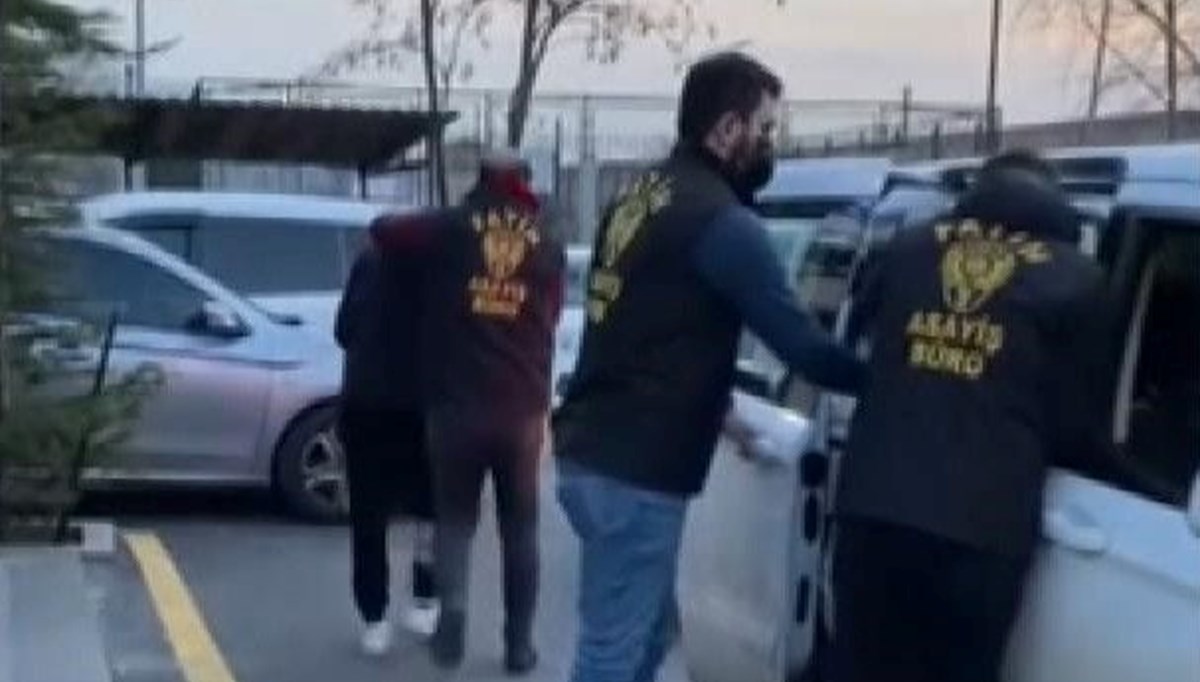 Fatih'te 4 kişi sağlık çalışanlarına saldırdı
