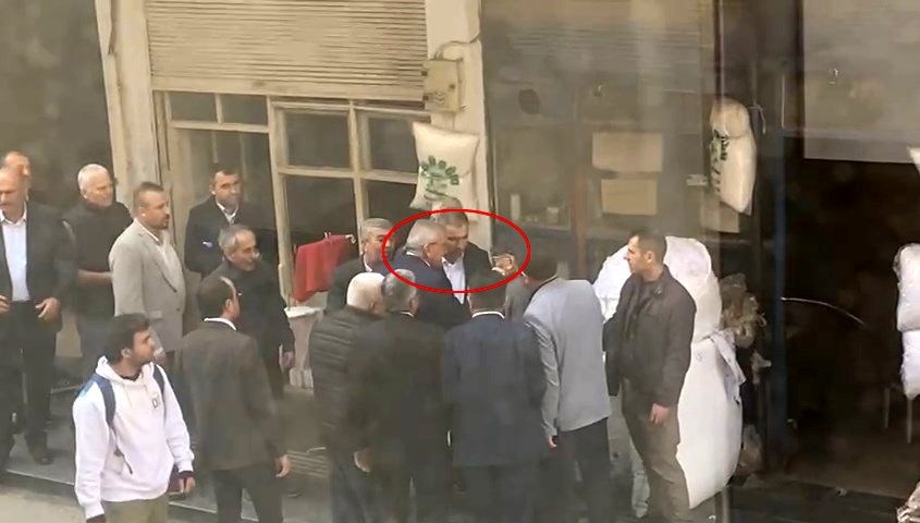Serik Belediye Başkanı tartıştığı vatandaşa yumruk attı
