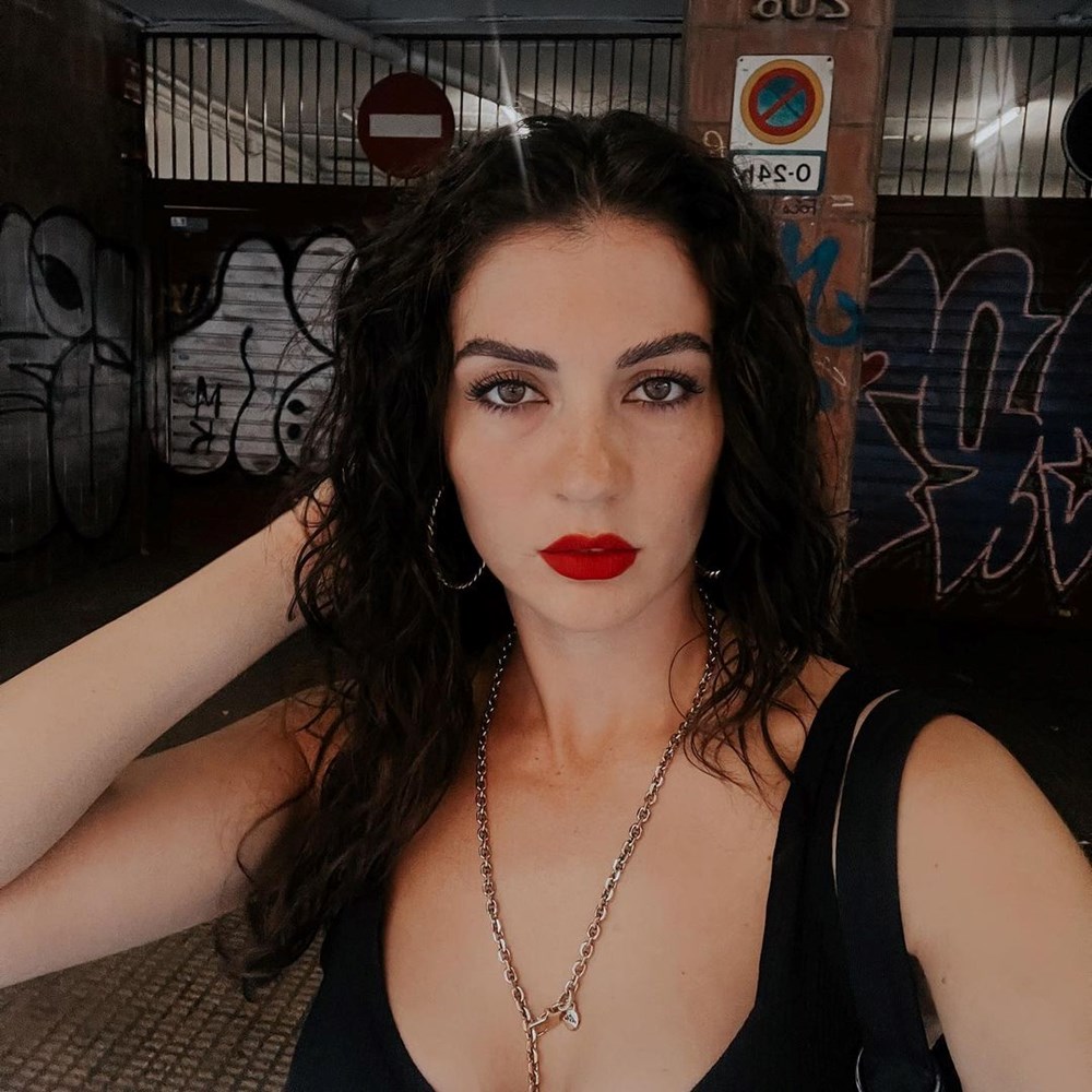 Birce Akalay saçlarını kısacık kestirdi! (Ünlülerin değişimi) - 109