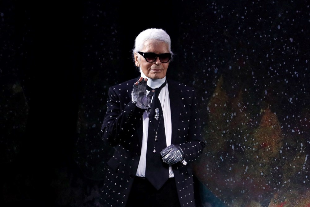 Gigi Hadid, Kendall Jenner ve daha birçok ünlü model tasarımcı Karl Lagerfeld için bir araya geldi - 1